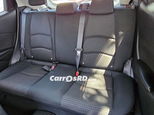 Mazda Demio Carros en venta