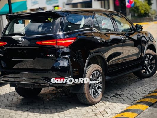 Toyota Fortuner Jeep en venta