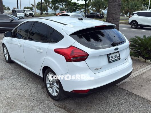 Ford Focus Carros en venta