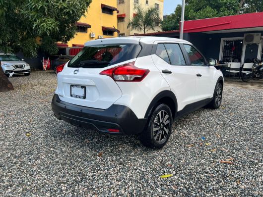 Nissan Kicks S