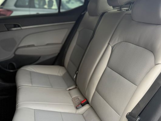 Hyundai Elantra Carros en venta