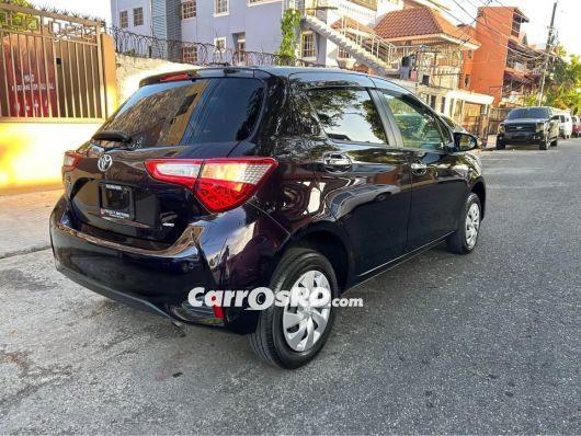 Toyota Vitz Carros en venta