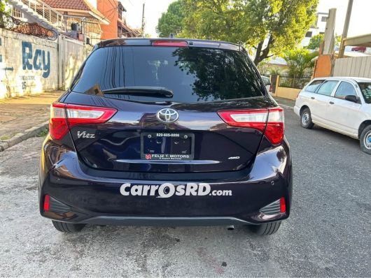 Toyota Vitz Carros en venta