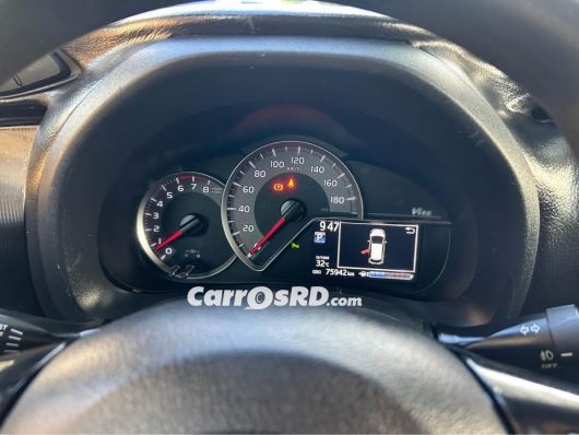 Toyota Vitz Carros en venta