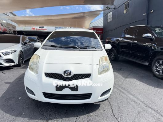 Toyota Vitz Carros en venta