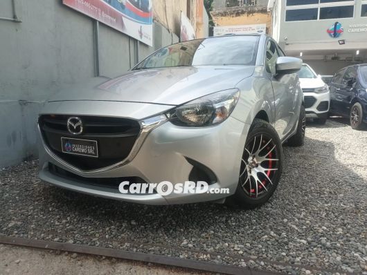 Mazda Demio Carros en venta