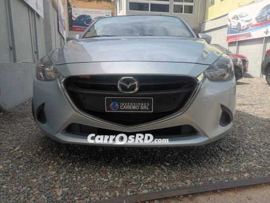 Mazda Demio Carros en venta