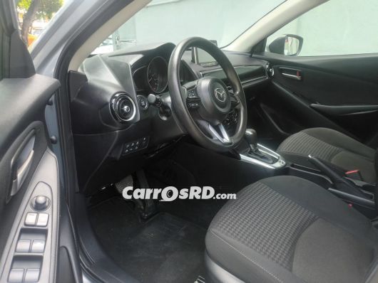 Mazda Demio Carros en venta