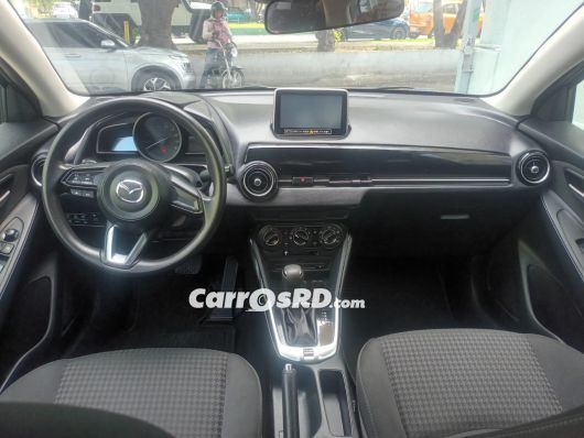 Mazda Demio Carros en venta