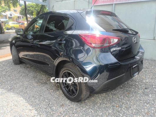 Mazda Demio Carros en venta
