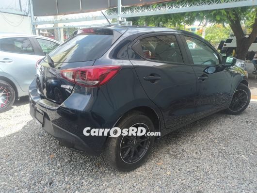 Mazda Demio Carros en venta