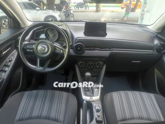Mazda Demio Carros en venta