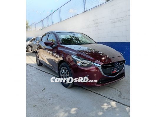 Mazda Demio Carros en venta