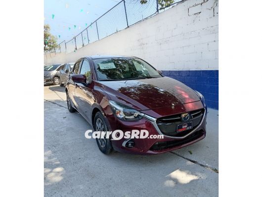 Mazda Demio Carros en venta