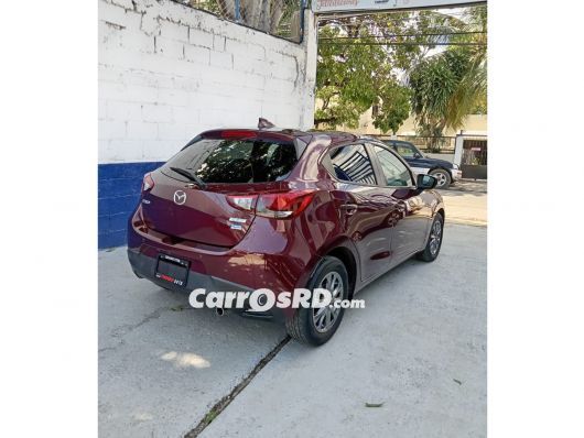 Mazda Demio Carros en venta