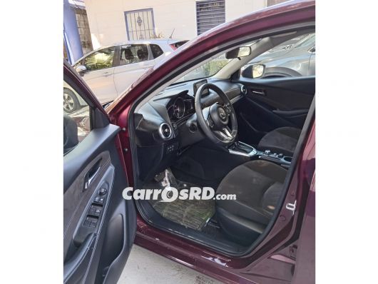 Mazda Demio Carros en venta