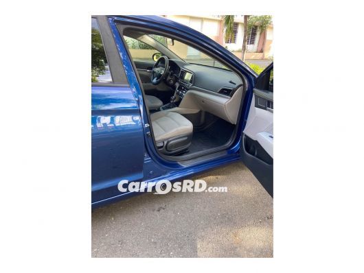 Hyundai Elantra Carros en venta
