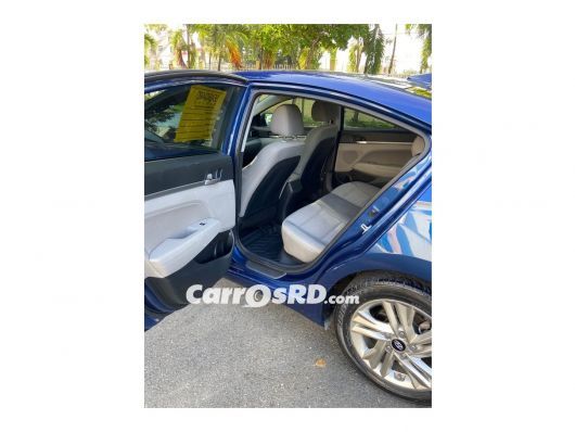 Hyundai Elantra Carros en venta