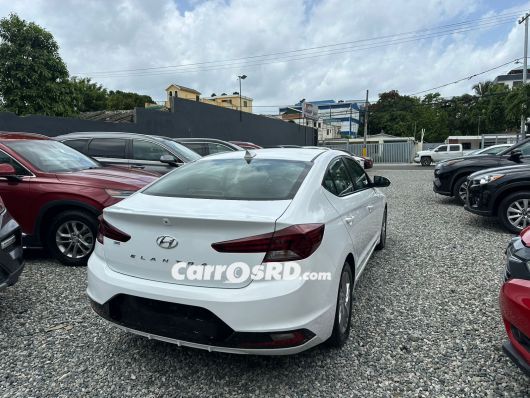 Hyundai Elantra Carros en venta