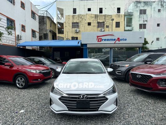 Hyundai Elantra Carros en venta