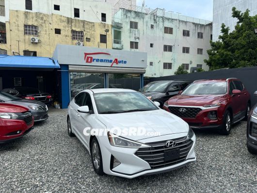 Hyundai Elantra Carros en venta