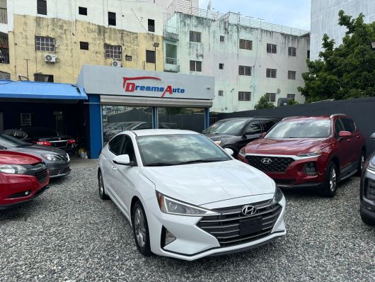 Hyundai Elantra SEL en venta