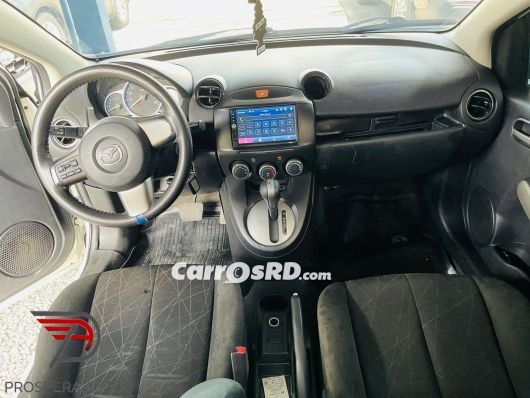 Mazda Demio Carros en venta