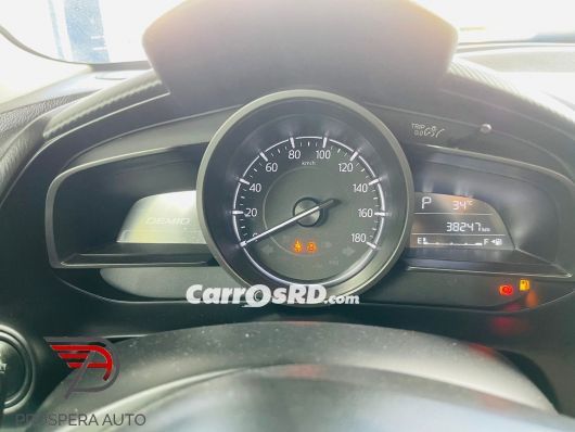 Mazda Demio Carros en venta