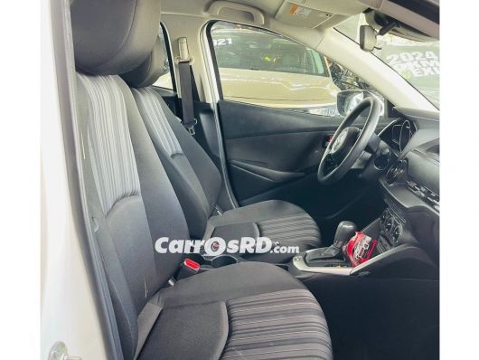 Mazda Demio Carros en venta