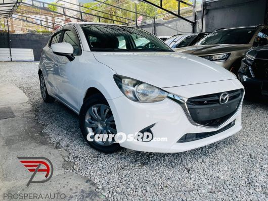 Mazda Demio Carros en venta