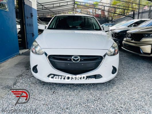 Mazda Demio Carros en venta