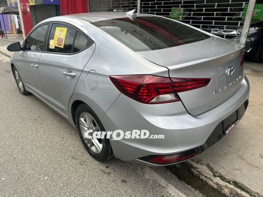 Hyundai Elantra Carros en venta