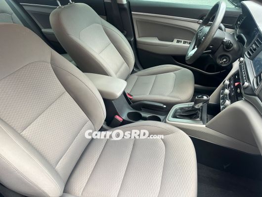 Hyundai Elantra Carros en venta