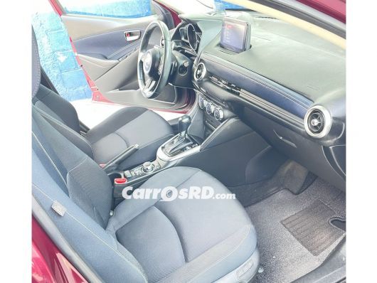 Mazda Demio Carros en venta