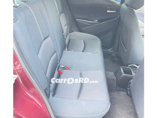 Mazda Demio Carros en venta