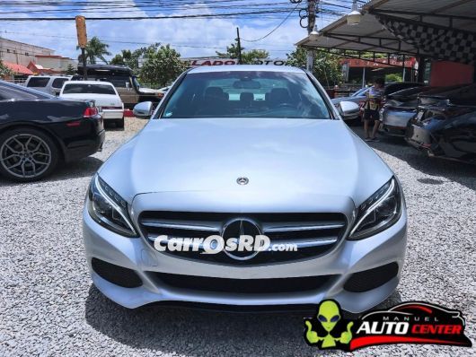 Mercedes-Benz Clase C Carros en venta