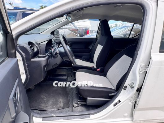 Daihatsu Mira Hatchback en venta