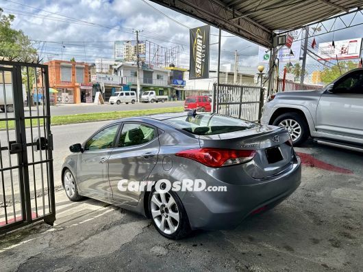 Hyundai Elantra Carros en venta