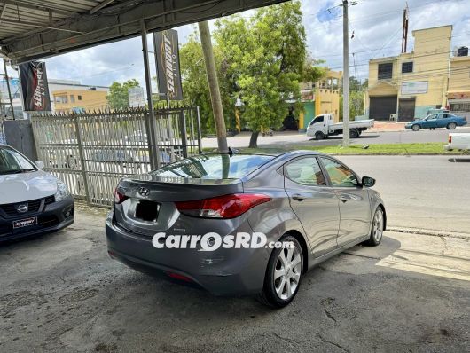 Hyundai Elantra Carros en venta