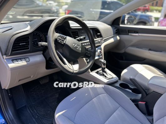 Hyundai Elantra Carros en venta