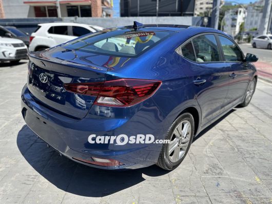 Hyundai Elantra Carros en venta