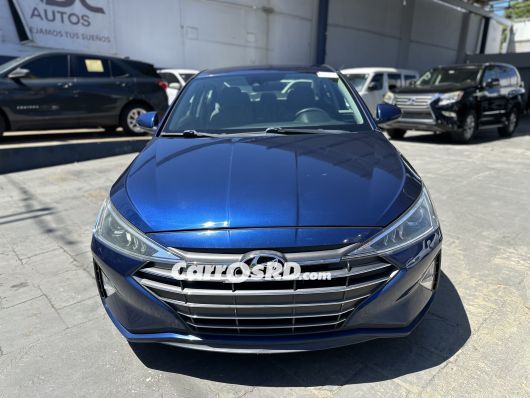 Hyundai Elantra Carros en venta
