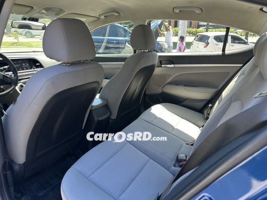 Hyundai Elantra Carros en venta