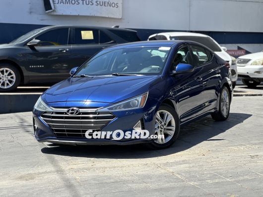 Hyundai Elantra Carros en venta