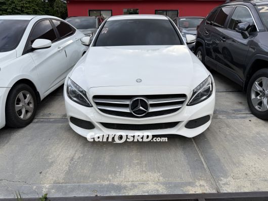 Mercedes-Benz Clase C Carros en venta