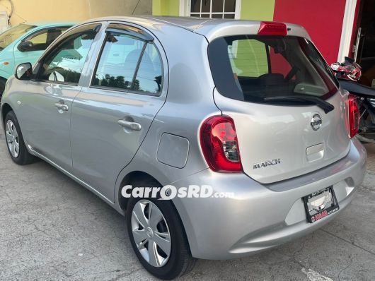Nissan March Hatchback en venta