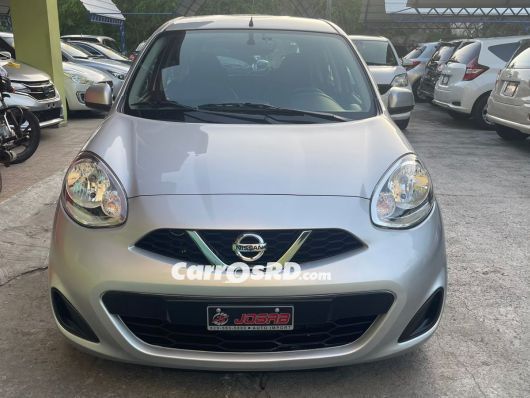 Nissan March Hatchback en venta