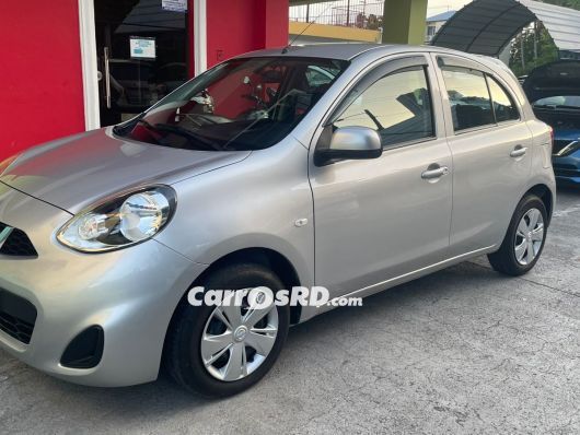 Nissan March Hatchback en venta