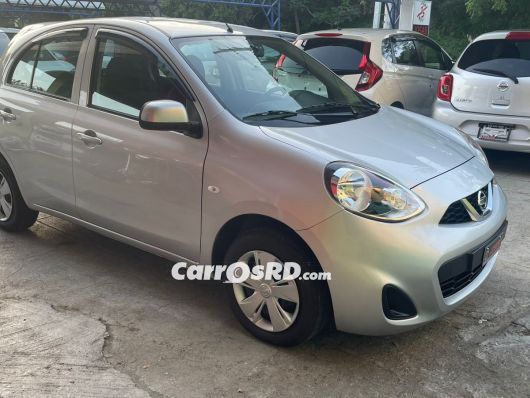 Nissan March Hatchback en venta