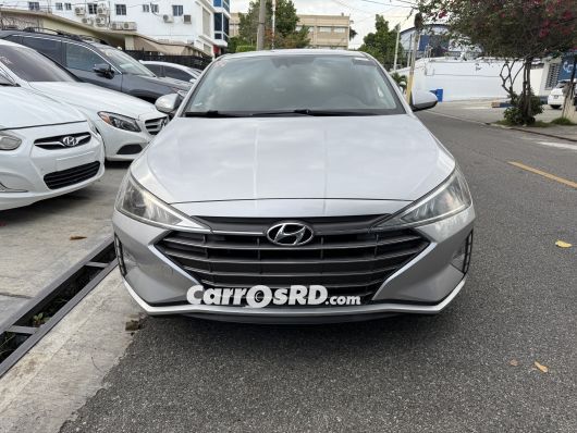 Hyundai Elantra Carros en venta